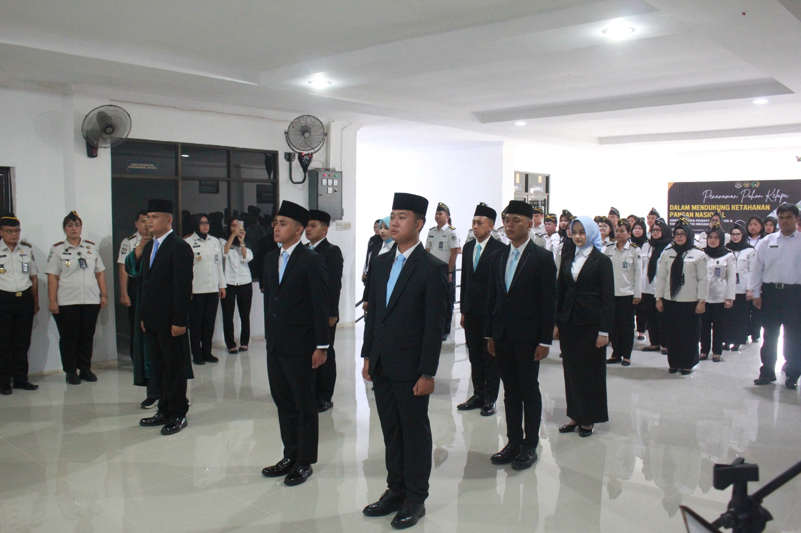 Resmi Dilantik, 1 Orang Pegawai Lapas Perempuan Pekanbaru Ikuti Pelantikan PNS di Kanwil Ditjen Pemasyarakatan Riau