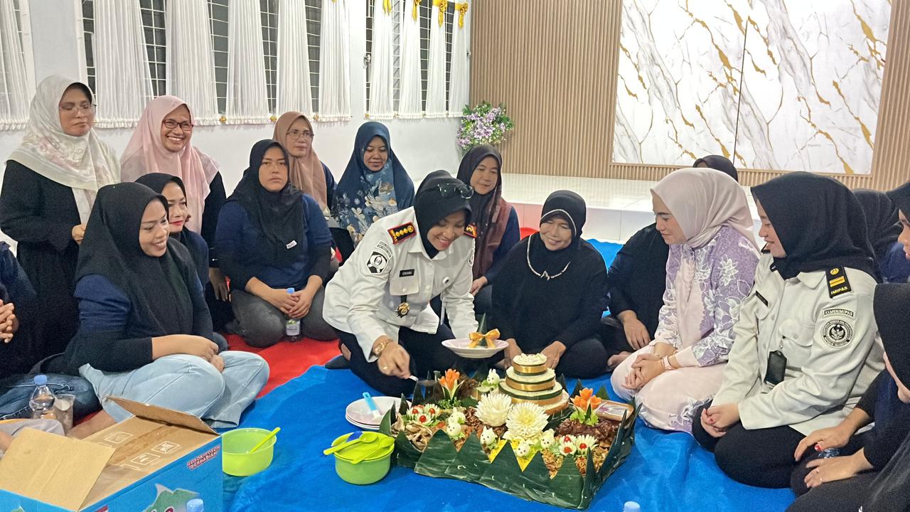 Ramadan Penuh Makna, WBP Lapas Perempuan Pekanbaru Khatam Al-Qur’an dan Buka Puasa Bersama Kalapas